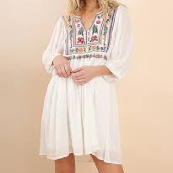 Umgee Dresses & Skirts - Umgee Tassel Lined Embroidered Flowing Dress
